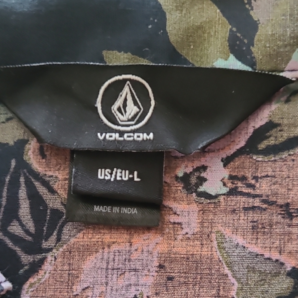 Volcom Black Floral Men's Casual Shirt - Picture 3 of 3